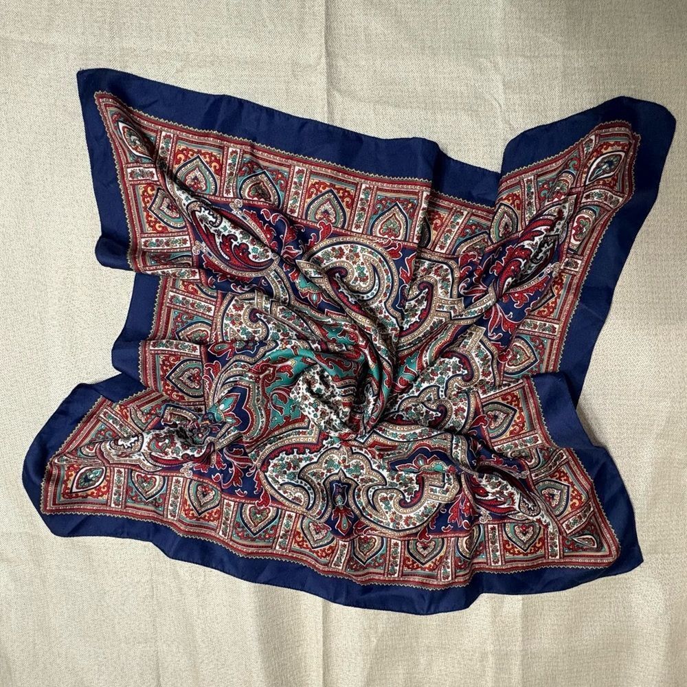 Vintage Silk Twill Paisley Scarf Navy Teal Red 30” Sq. Classic Medallion Print - Picture 5 of 9